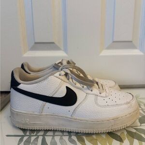 Nike Air Force 1 White Low-Top Sneakers with Black Swoosh - 6.5 Youth Unisex